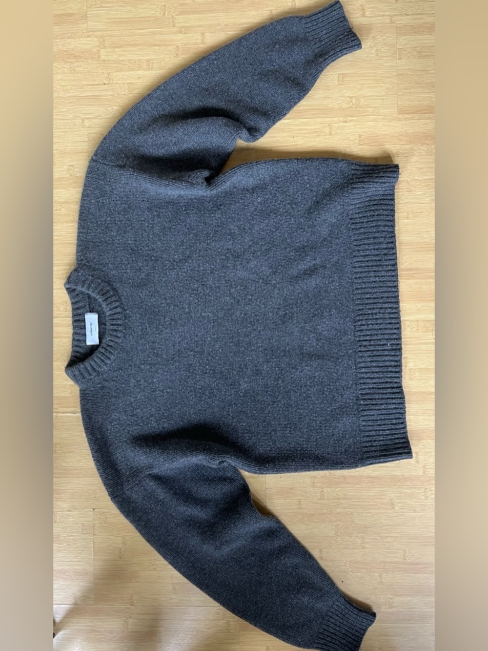 100% wool Classic Crewneck Sweater in Charcoal Gray soldout.nyc small
US 4-6 - Picture 4 of 14